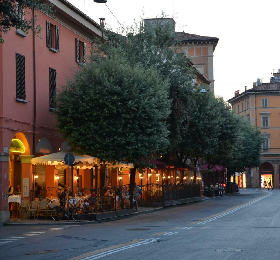Charming Flat Righi Bologna Apartment Exterior photo